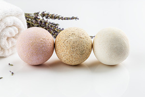 Homemade salt bath bombs set