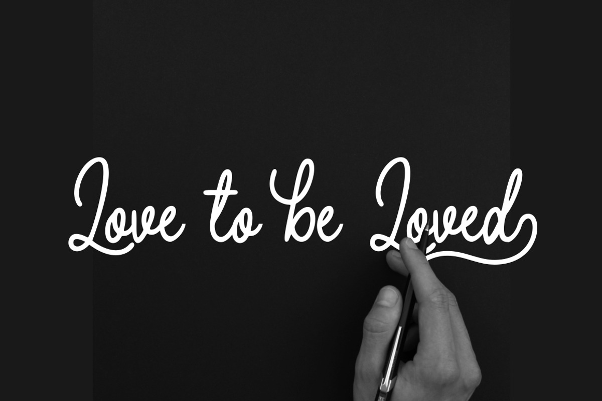 Hearthline - Monoscript Font preview 5