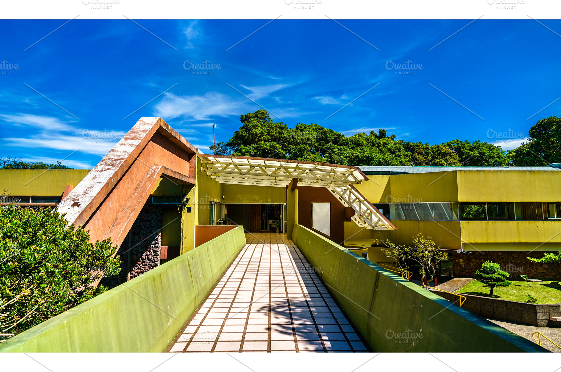 Visitor Center of Poas Volcano, an Architecture Photo by Leonid Andronov