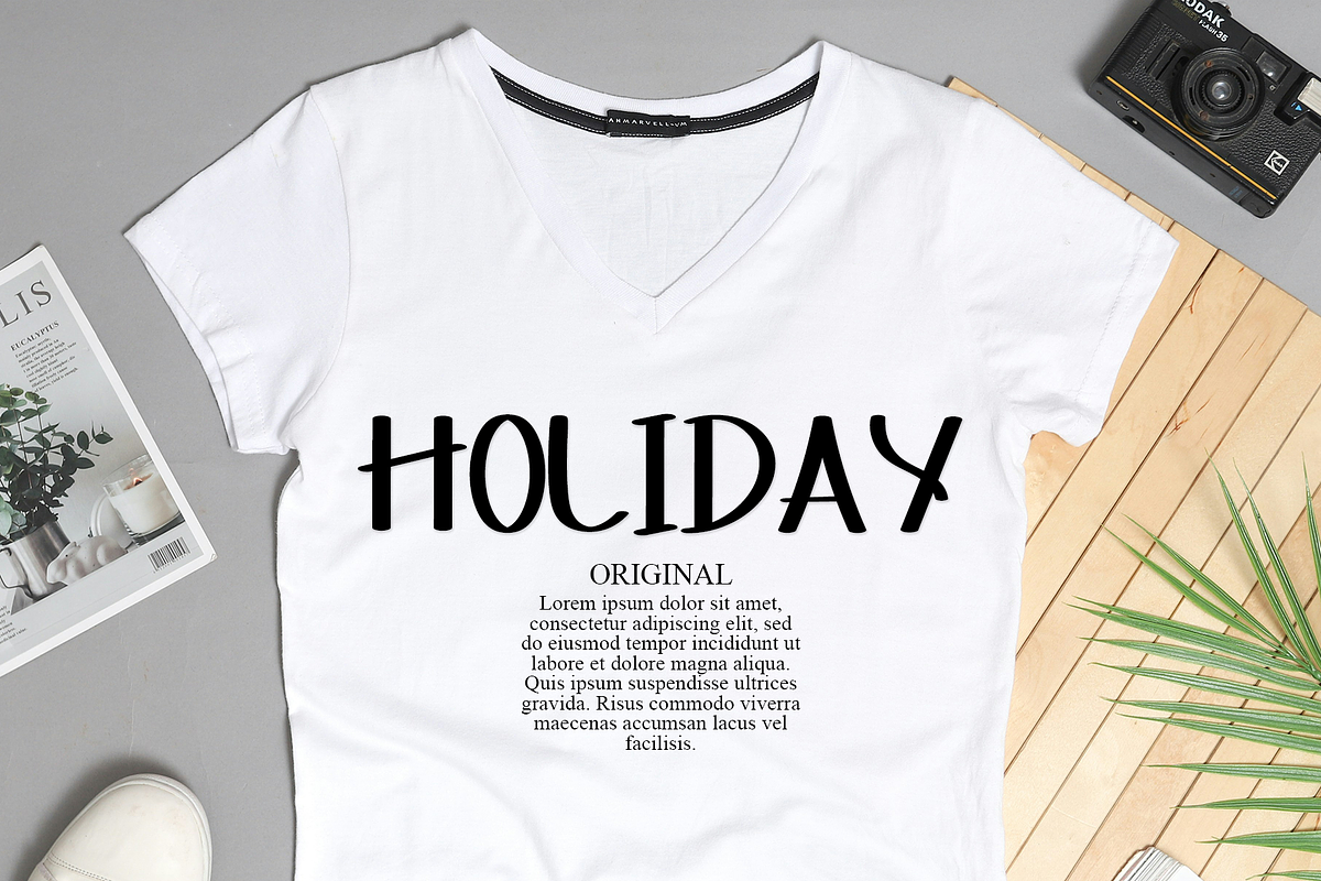 Simple Solitude, a Font by InermediaSTUDIO (Photo 3 of 7)