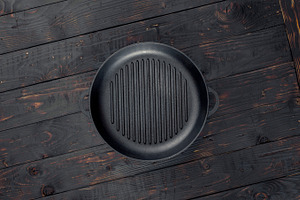 Vintage empty grill pan