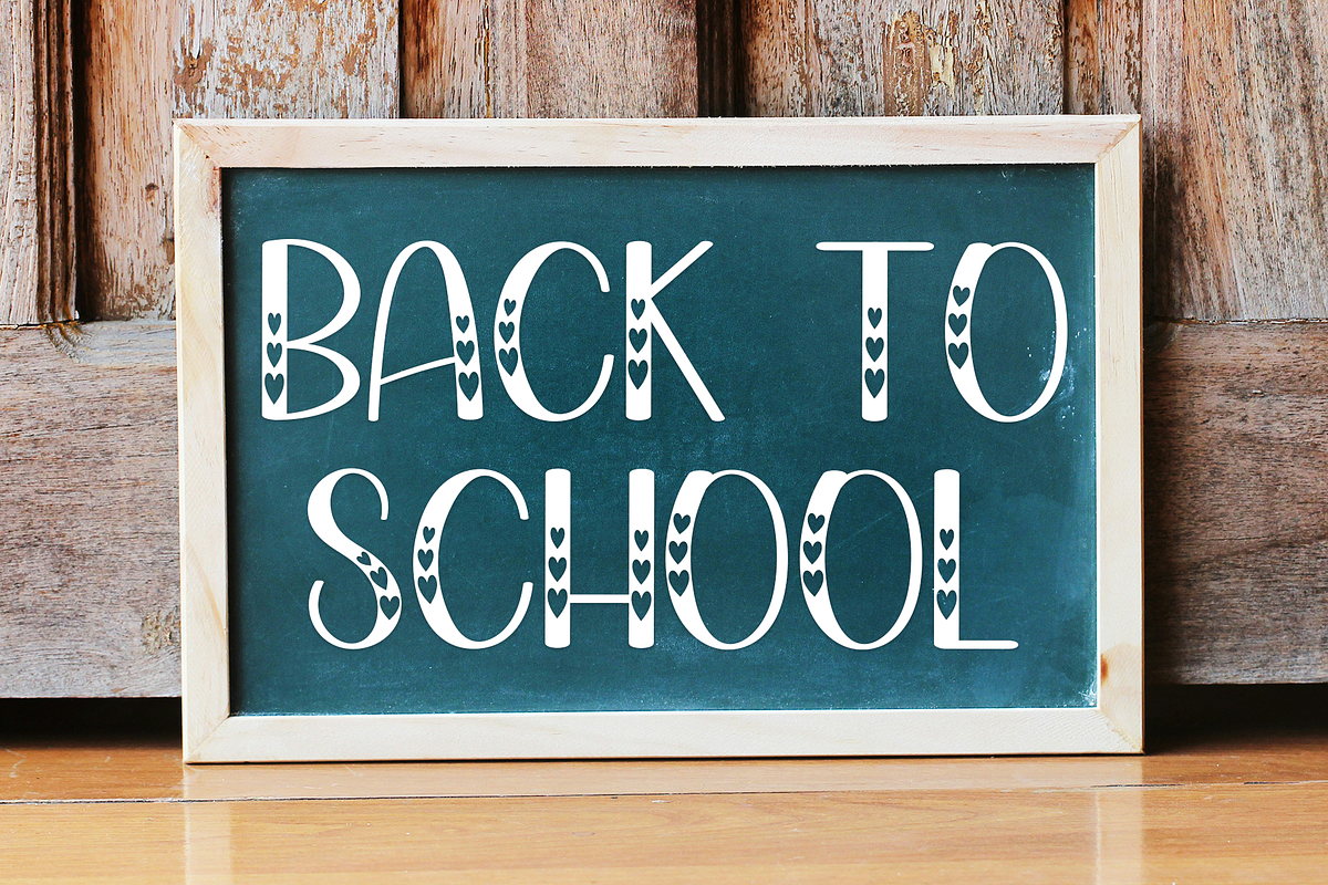Beautiful Snowman, a Serif Font by FreshTypeINK (Photo 6 of 8)