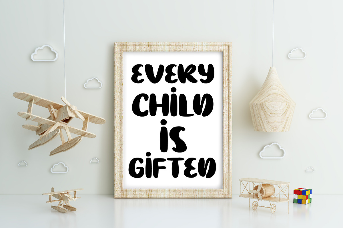 Baby Seal Font preview 4