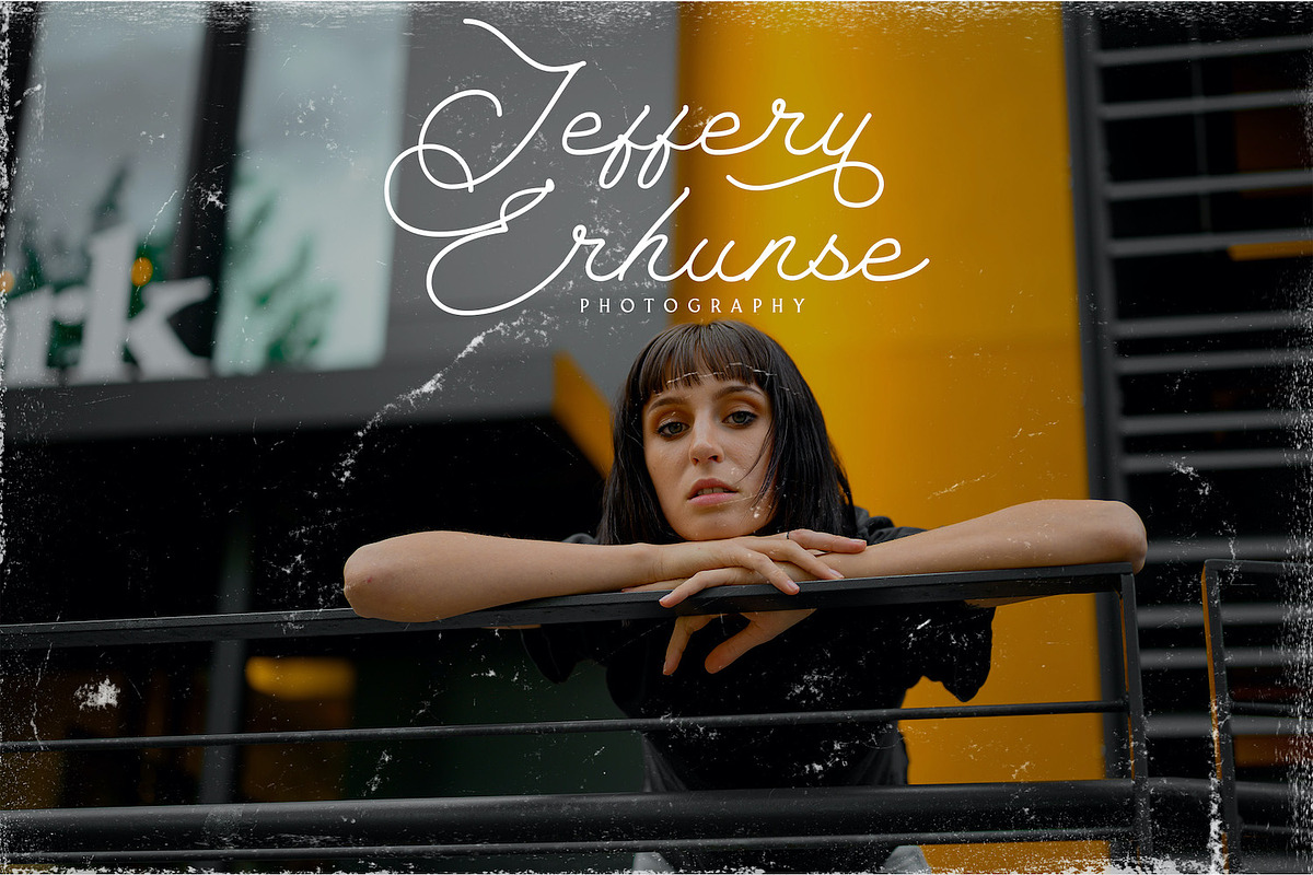 The Saily - Monoline Script Font preview 8