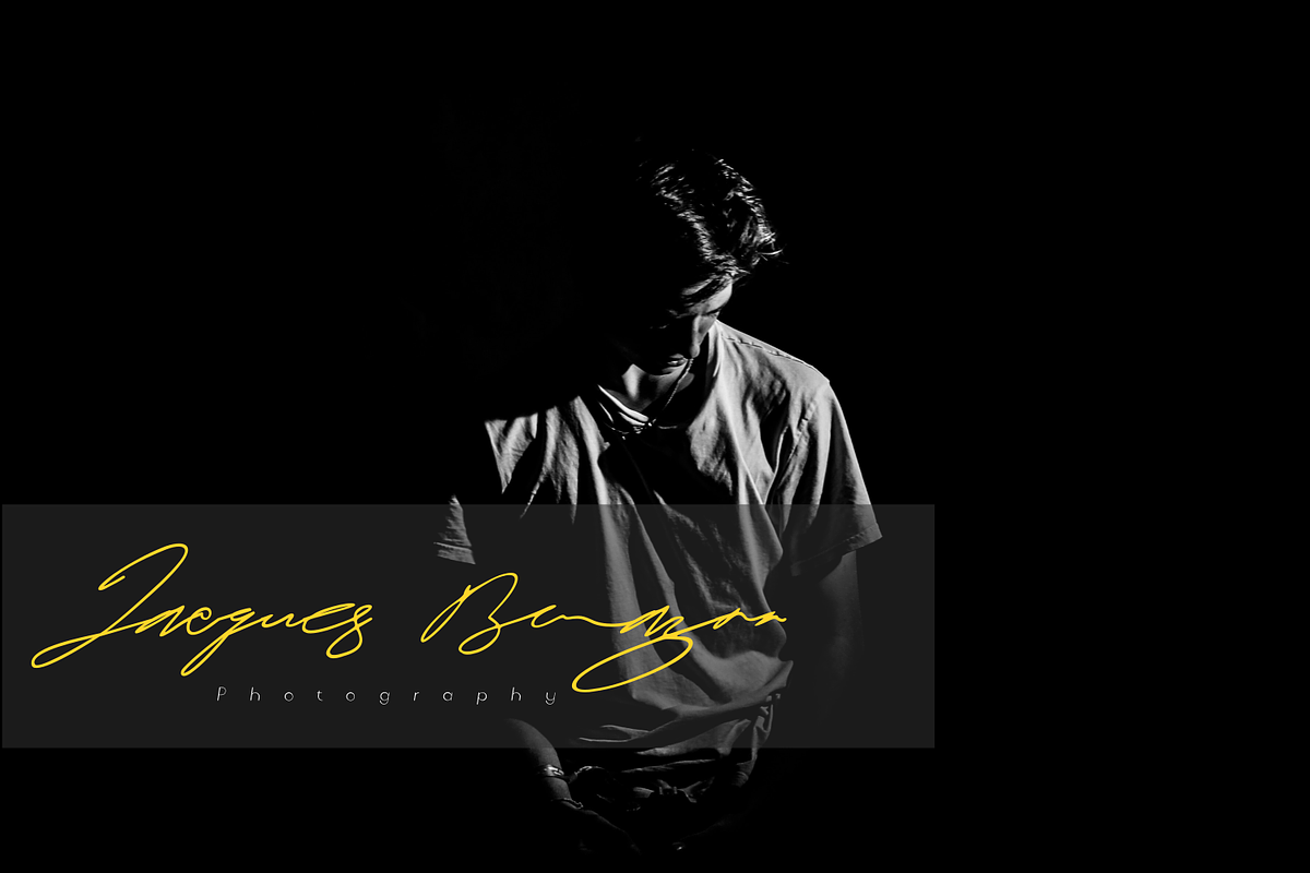 Roumites | Signature Script, a Handwritten Font by Mozyen Studio (Photo 10 of 11)