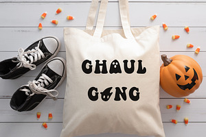 Ghost Love - Groovy Halloween Font