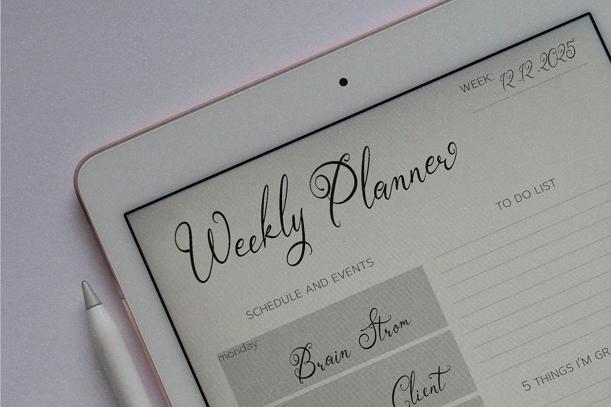 Saphira Amarilli Beauty Handwritten, a Script Font by gracetype_studio (Photo 6 of 12)