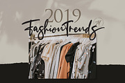 The Fashionist + Extras, a Script Font by Masanis (Thumbnail 3 of 20)