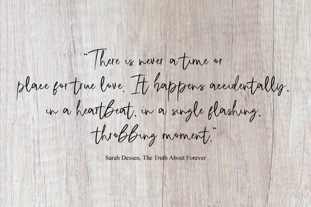 Valine Brush, a Handwritten Font by Eltypesstudio (Photo 8 of 8)