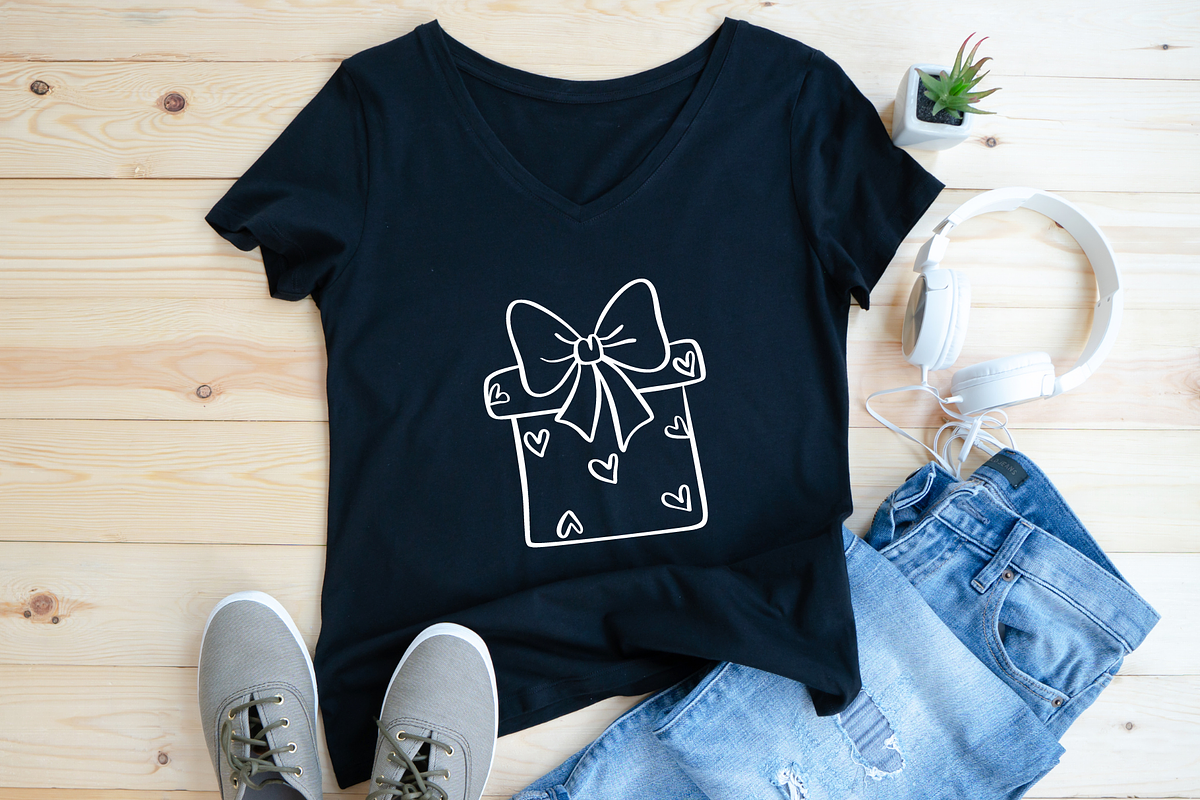 Gift Valentine | Symbols Fonts, a Symbol Font by Sirinart (Photo 6 of 7)