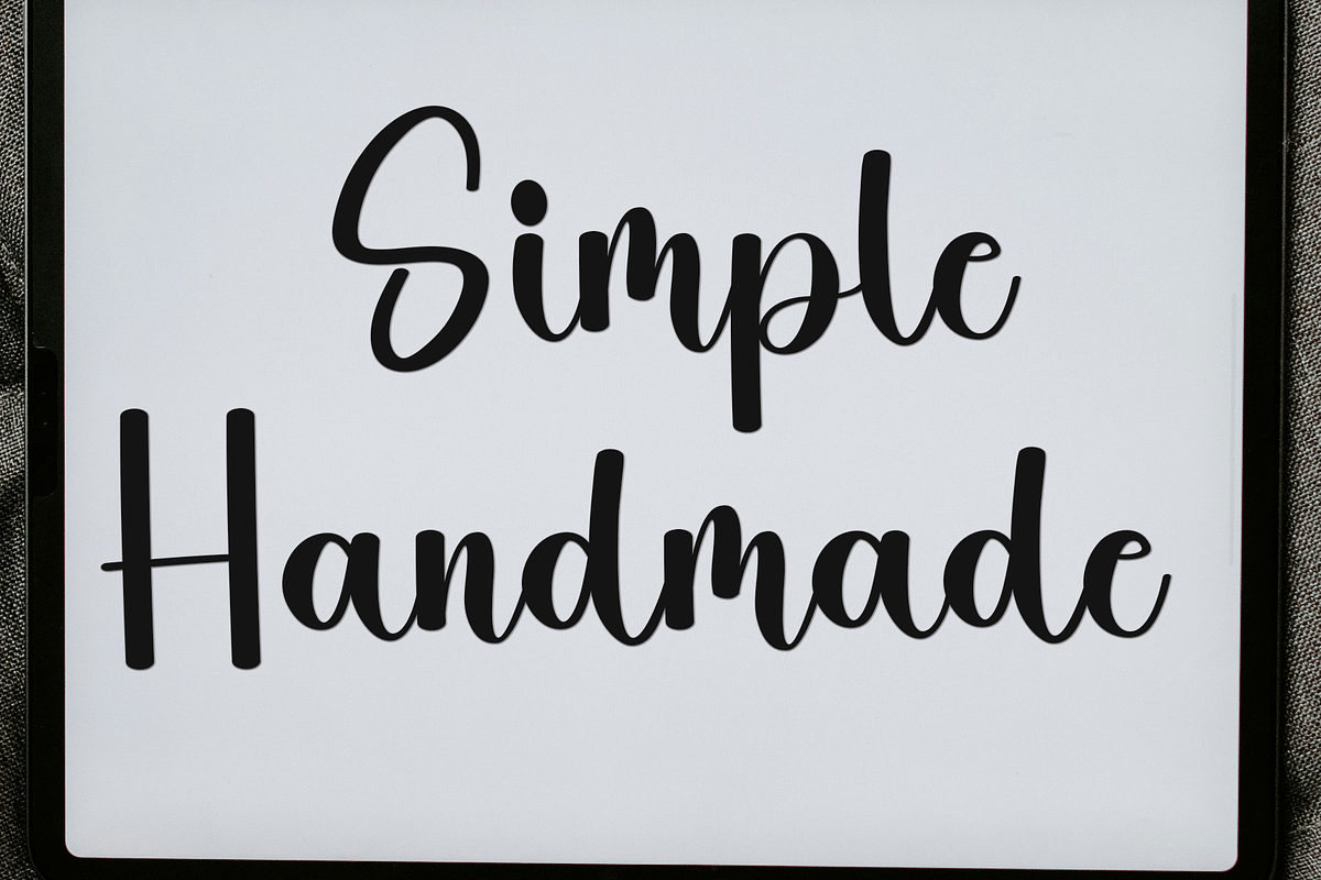 Brilliant Beauty, a Handwritten Font by InermediaSTUDIO (Photo 4 of 7)