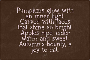 PUMPKIN CUSTARD Autumn Serif Font