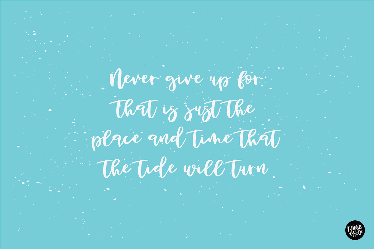 SANDY TOES Bouncy Script Font preview 6