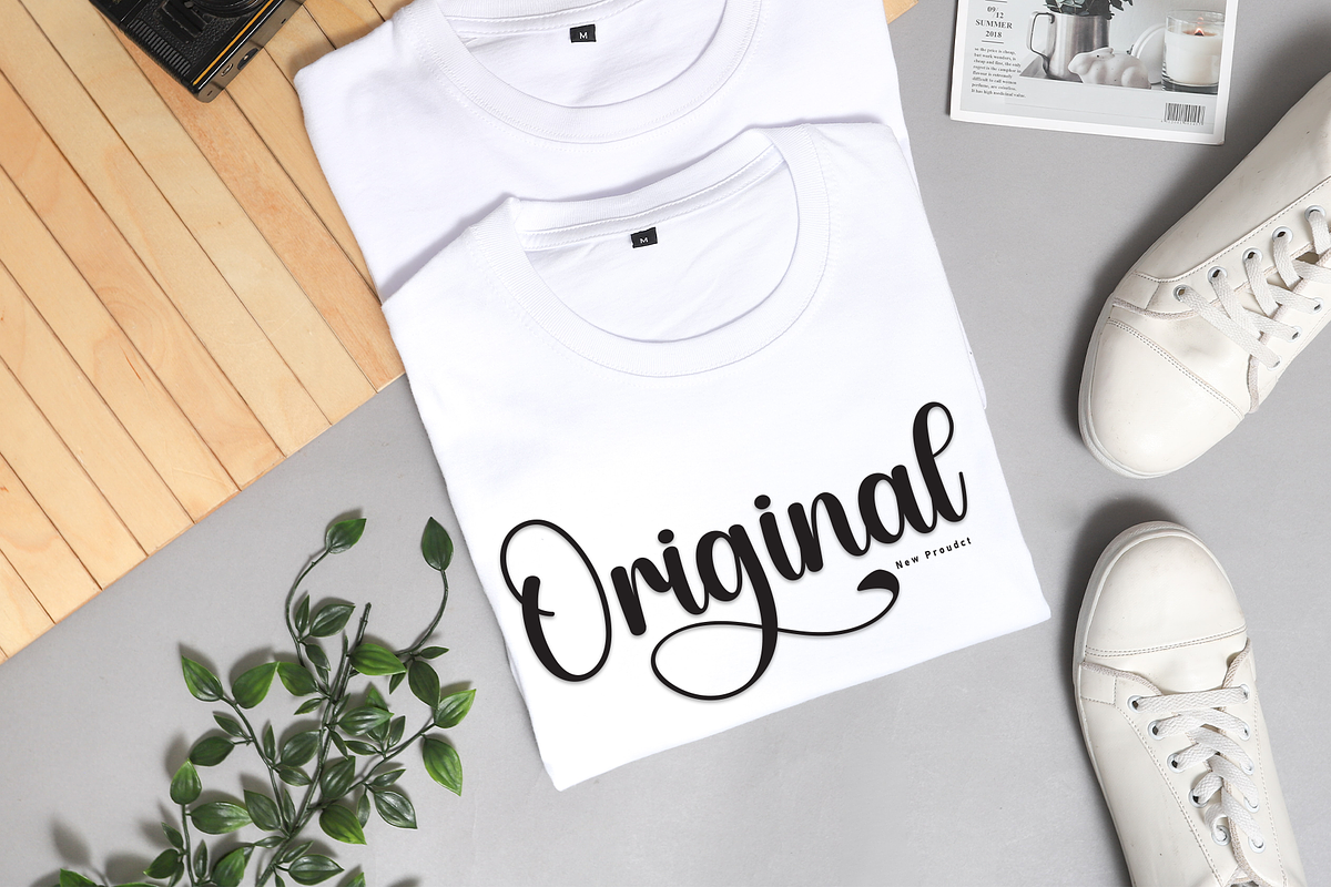 Bright | Script Font, a Handwritten Font by Scratchones (Photo 4 of 9)