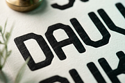 Dahuvo | Elegant Contemporary Serif, a Serif Font by Astuti Studio (Thumbnail 22 of 25)