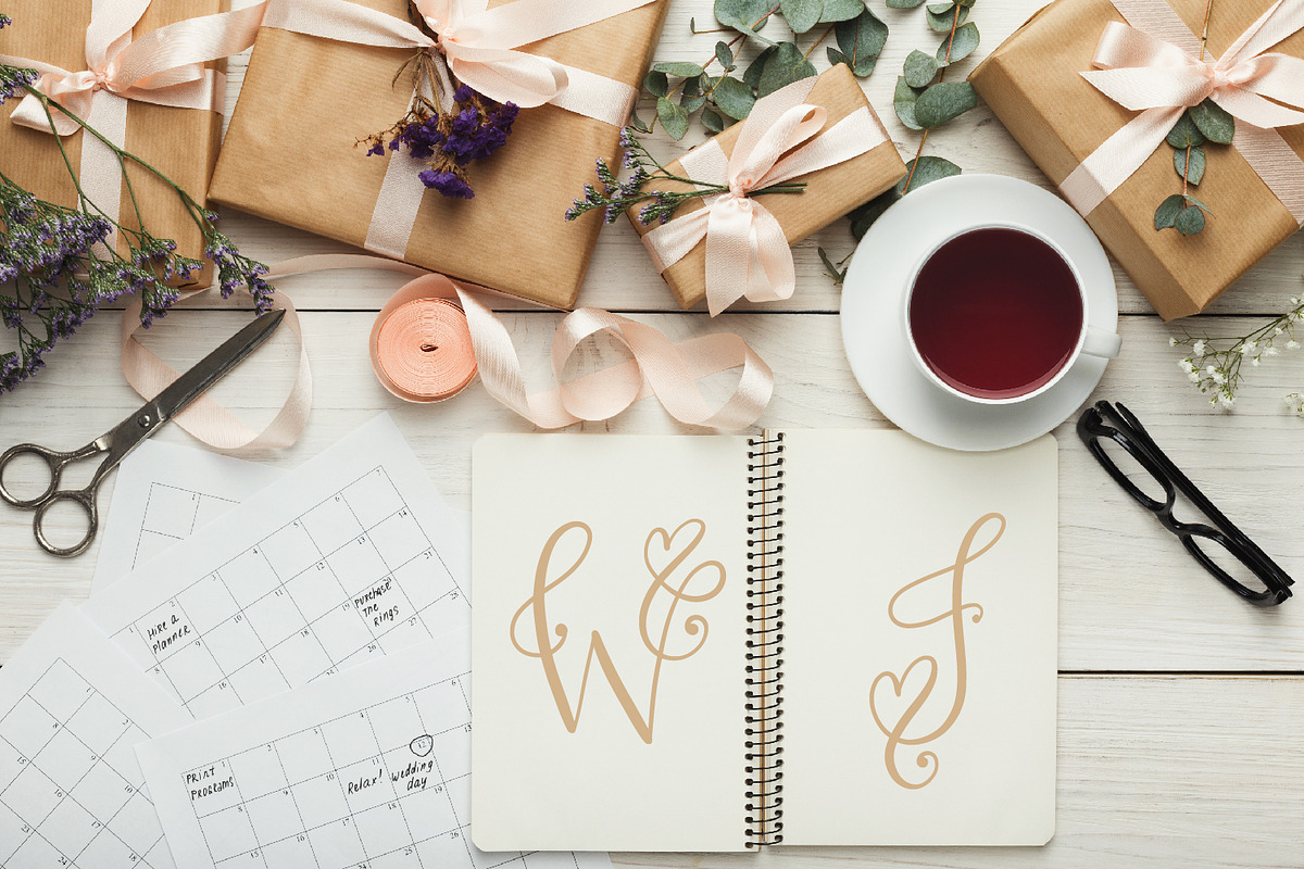 Hand Lettered Heart Monogram Font preview 2