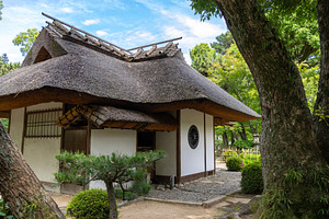 Traditional thatched cottage in Shukkei-en Garden, Hiroshima, Ja, an Architecture Photo by GoodGoods