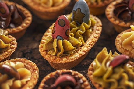 Small tartlet pastries, a Background Photo by Grafvision photography