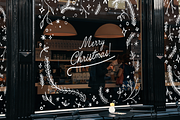 Hand-Drawn Floral Christmas Elements, an Illustration by nyulpsd (Thumbnail 3 of 4)