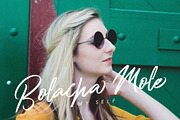 Qindom, a Script Font by Realtype (Thumbnail 5 of 12)