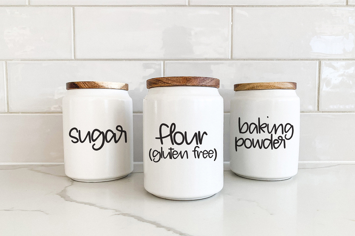 sugarflower, a Font by OnTheSpotStudio (Photo 2 of 4)