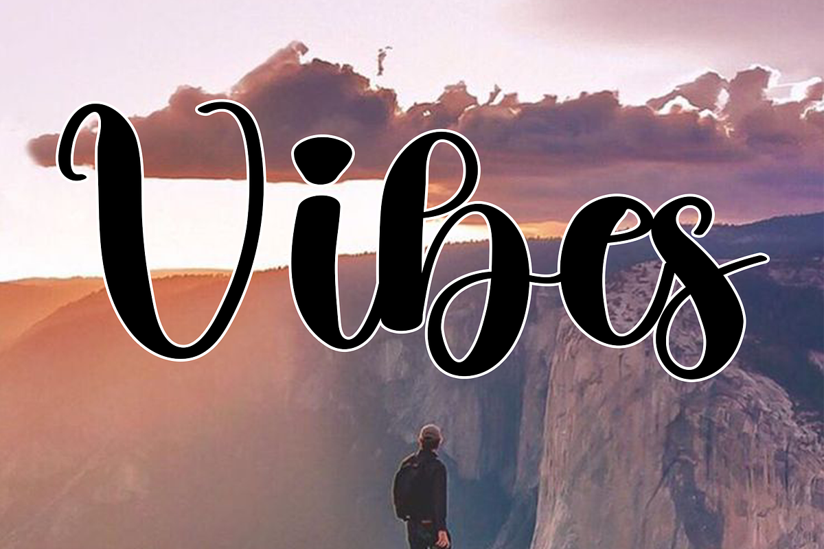 Timeday, a Handwritten Font by InermediaSTUDIO (Photo 7 of 7)