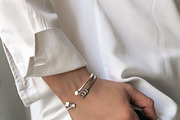 Women's hand, a Person Photo by Una Matison (Thumbnail 2 of 2)