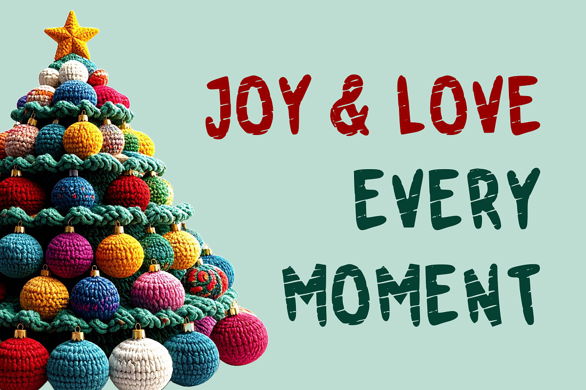 Vintage Grinch, a Font by Limited.studio (Photo 4 of 6)