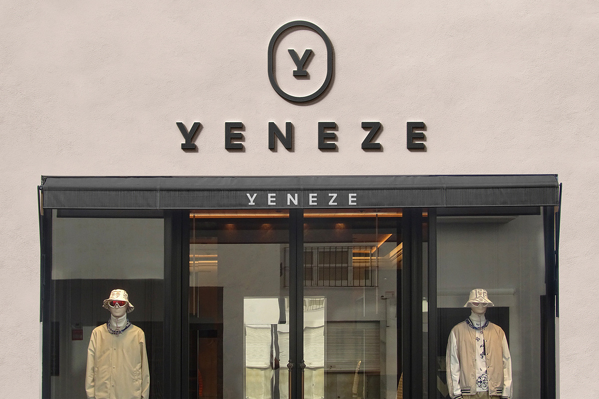 Logo Mockup 3D Sign Luxury Store, an Advertising Mockup by Asylab (Photo 1 of 5)