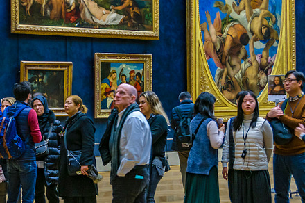 Crowd at painting gallery, paris, france, an Arts & Entertainment Photo by DanFLCreativo