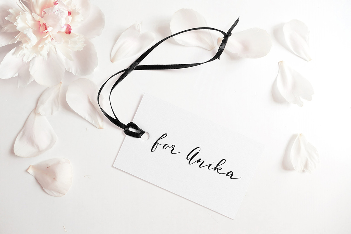Cedrika script font preview 2