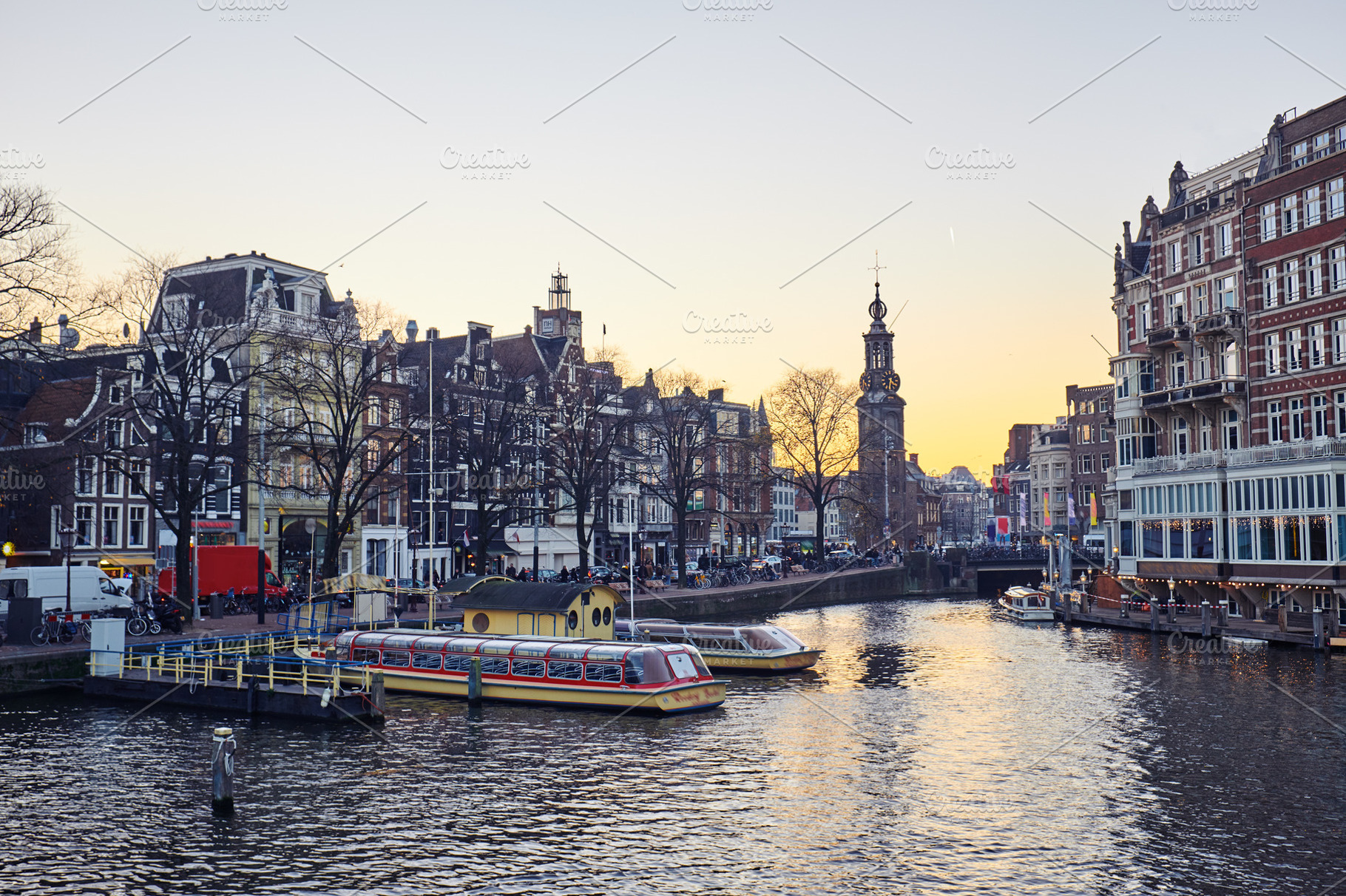 Amsterdam City Center, a Photo by badahos