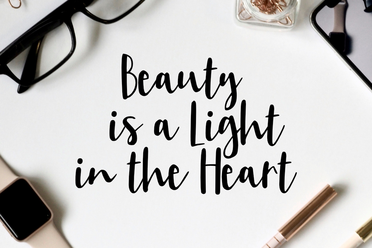 Manise Lovely Script Font preview 4