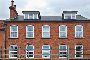 Renovation of a brick building, a Photo by rarrarorro