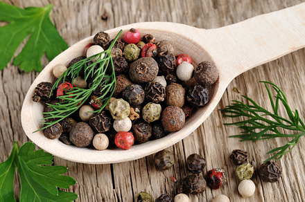 Garlic Pepper And Bay Leaves preview 5
