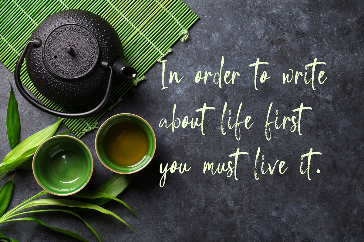 Audrey Skylar, a Handwritten Font by Xelo Graph (Photo 3 of 7)
