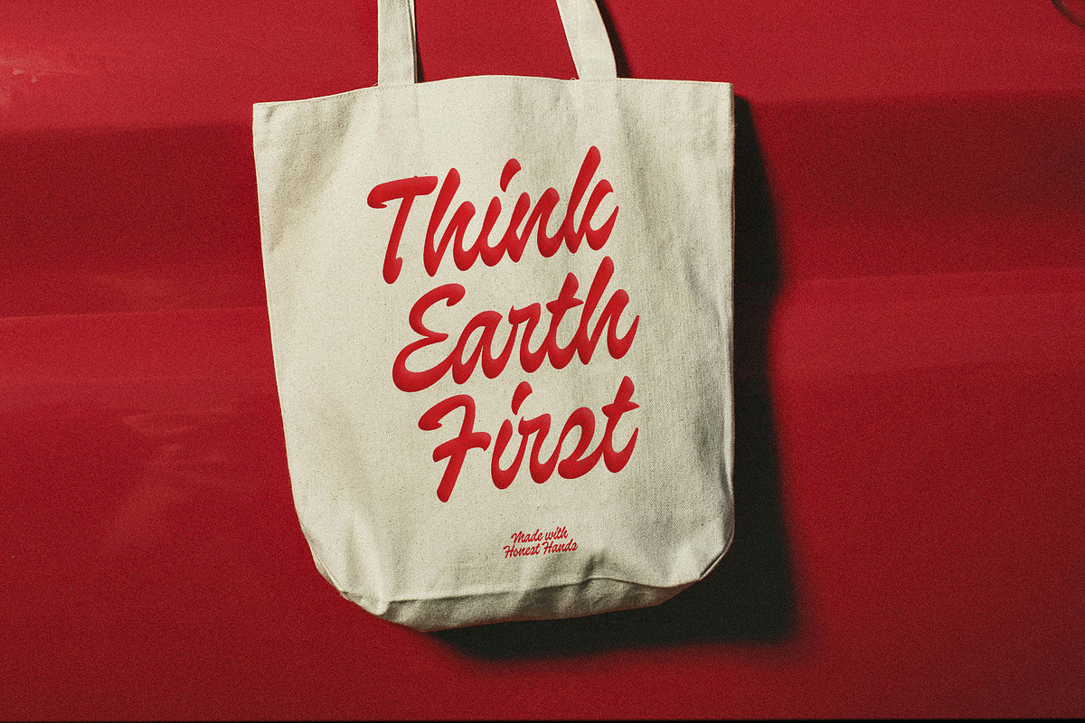 Palmira Club A Playful Retro Script, a Handwritten Font by Four Lines Std. (Photo 7 of 12)