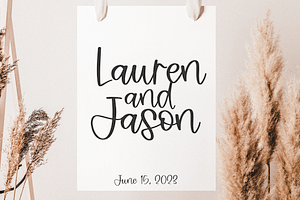 Sunset Land Modern Script Font