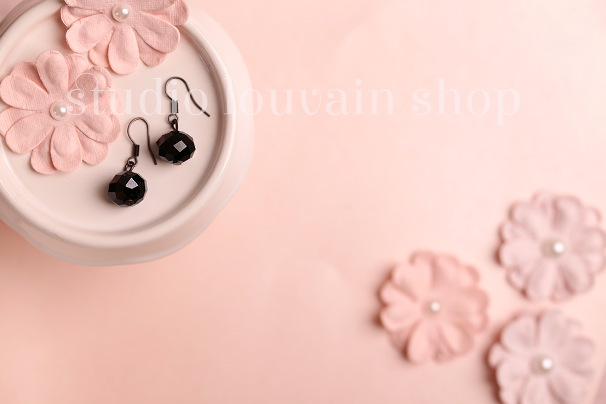 Stock Photo Bundle - Marie, a Beauty & Fashion Photo by the studio louvain shop (Photo 7 of 7)