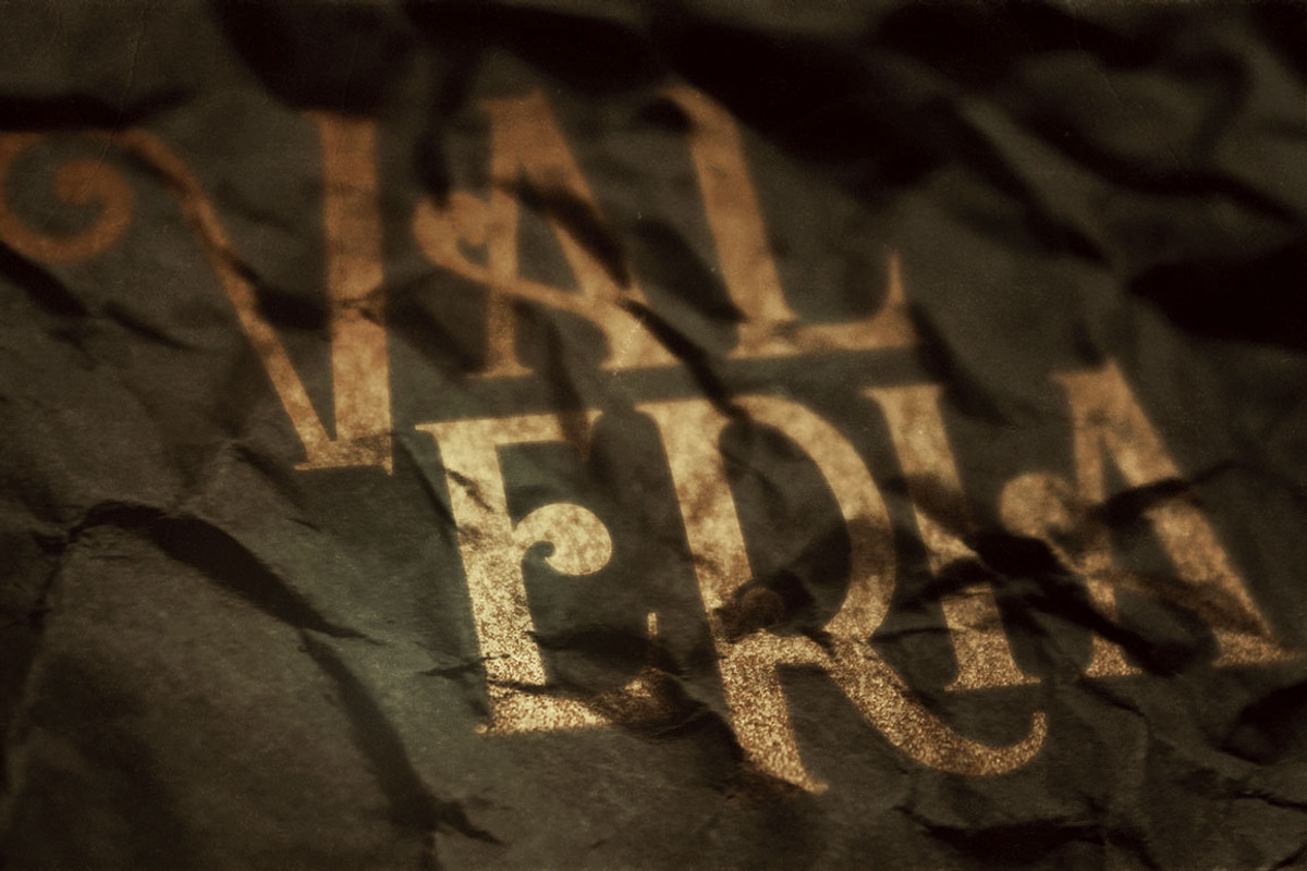 Valeria - Display Font preview 5