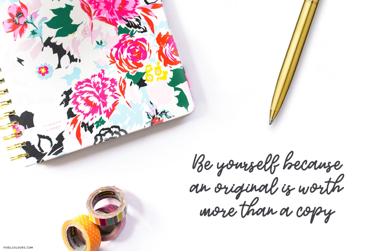 Chic Gal Script Font preview 3