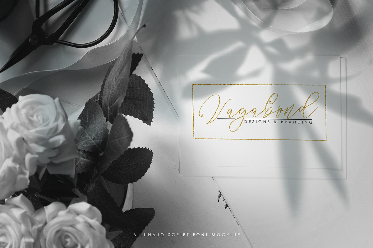 Lunajo - Luxury Signature Font preview 3