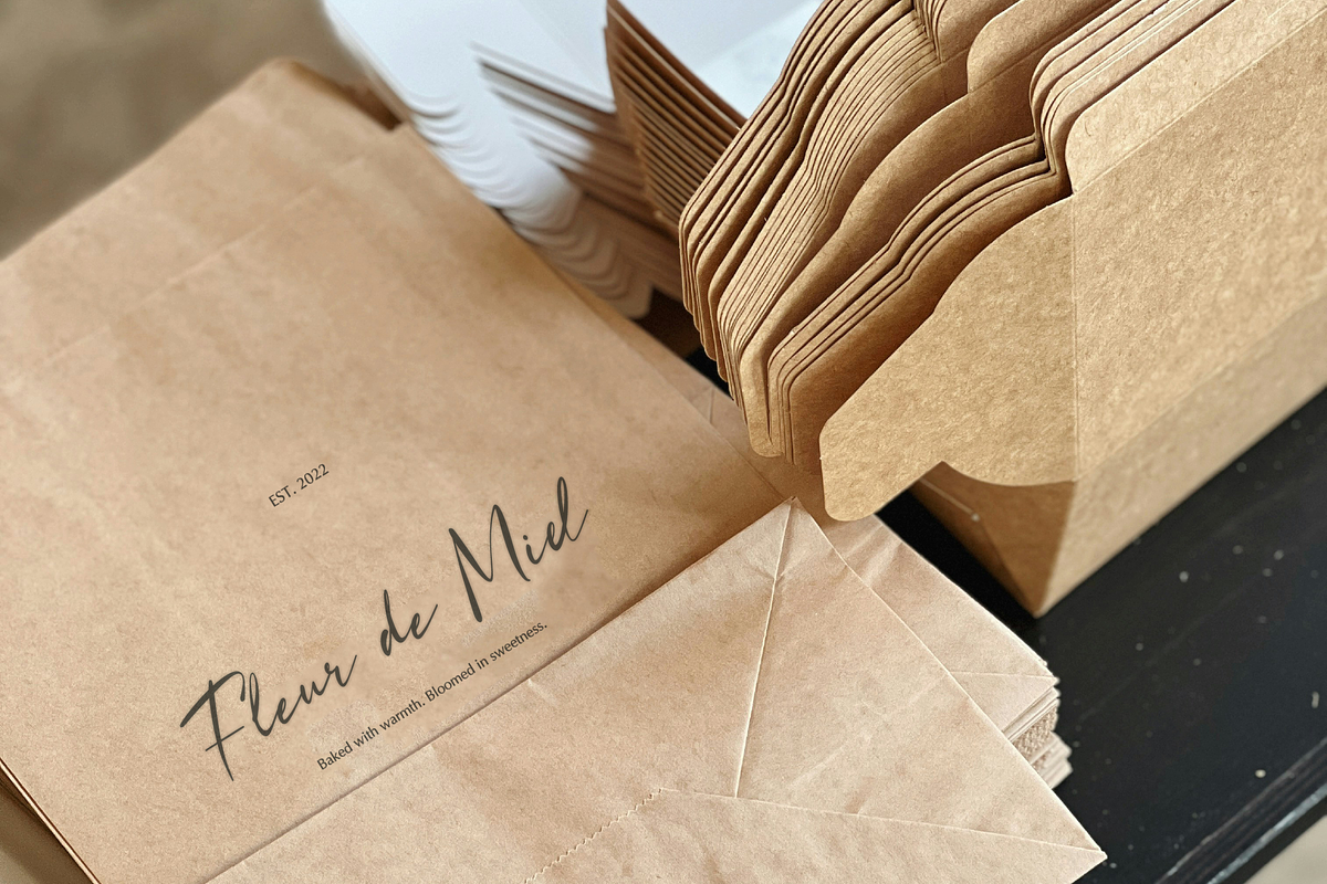 Lowreika Augusta | Classic Signature, a Script Font by gracetype_studio (Photo 6 of 12)