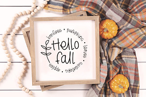 Autumn Skies Hand Lettered Font