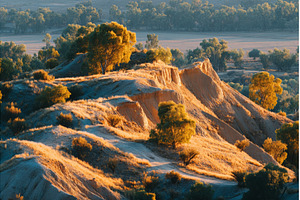 The golden hour is observed at Mungo, a Nature Photo by ZinetroN