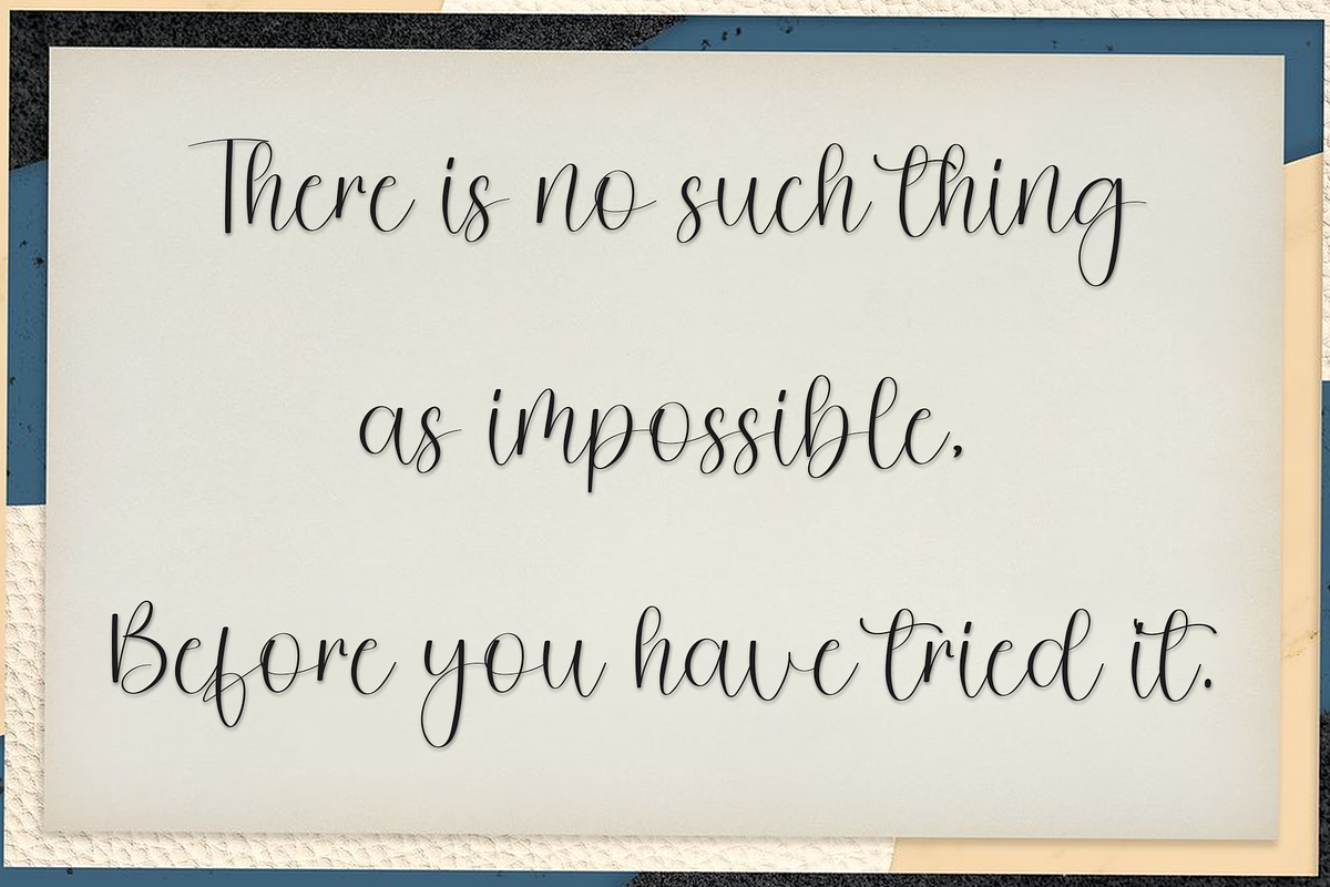 Queen Christmas, a Handwritten Font by FreshTypeINK (Photo 8 of 8)