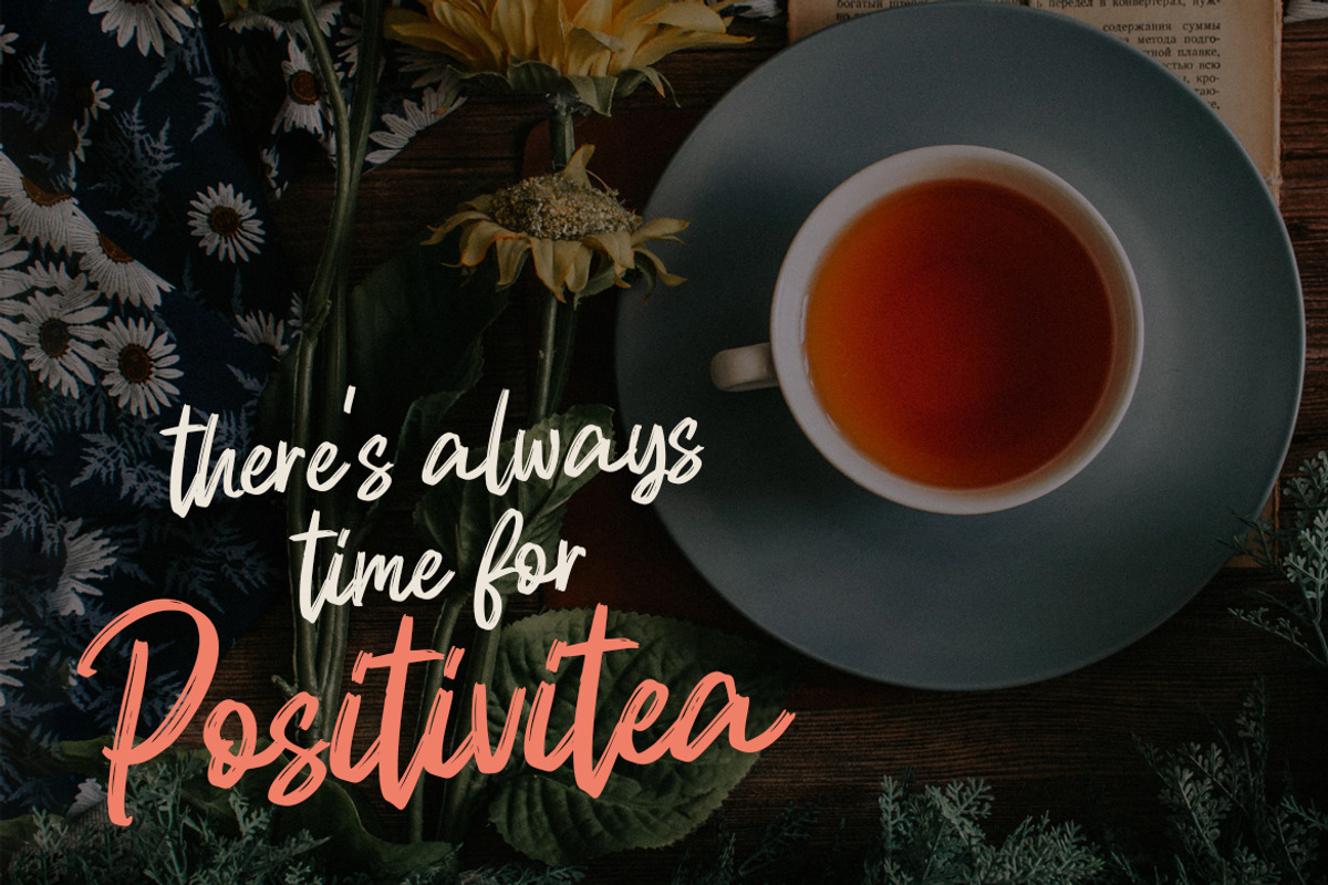 Lorettya - Brush Font preview 6