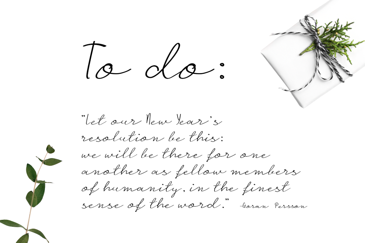 Under the Mistletoe- Script Font preview 3