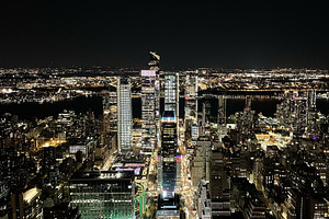 Empire State Building Observatory, an Architecture Photo by Full Circle Design Studio
