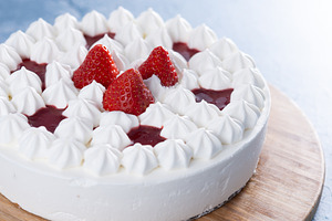 Fresh strawberry cake, a Food & Drink Photo by etorres69